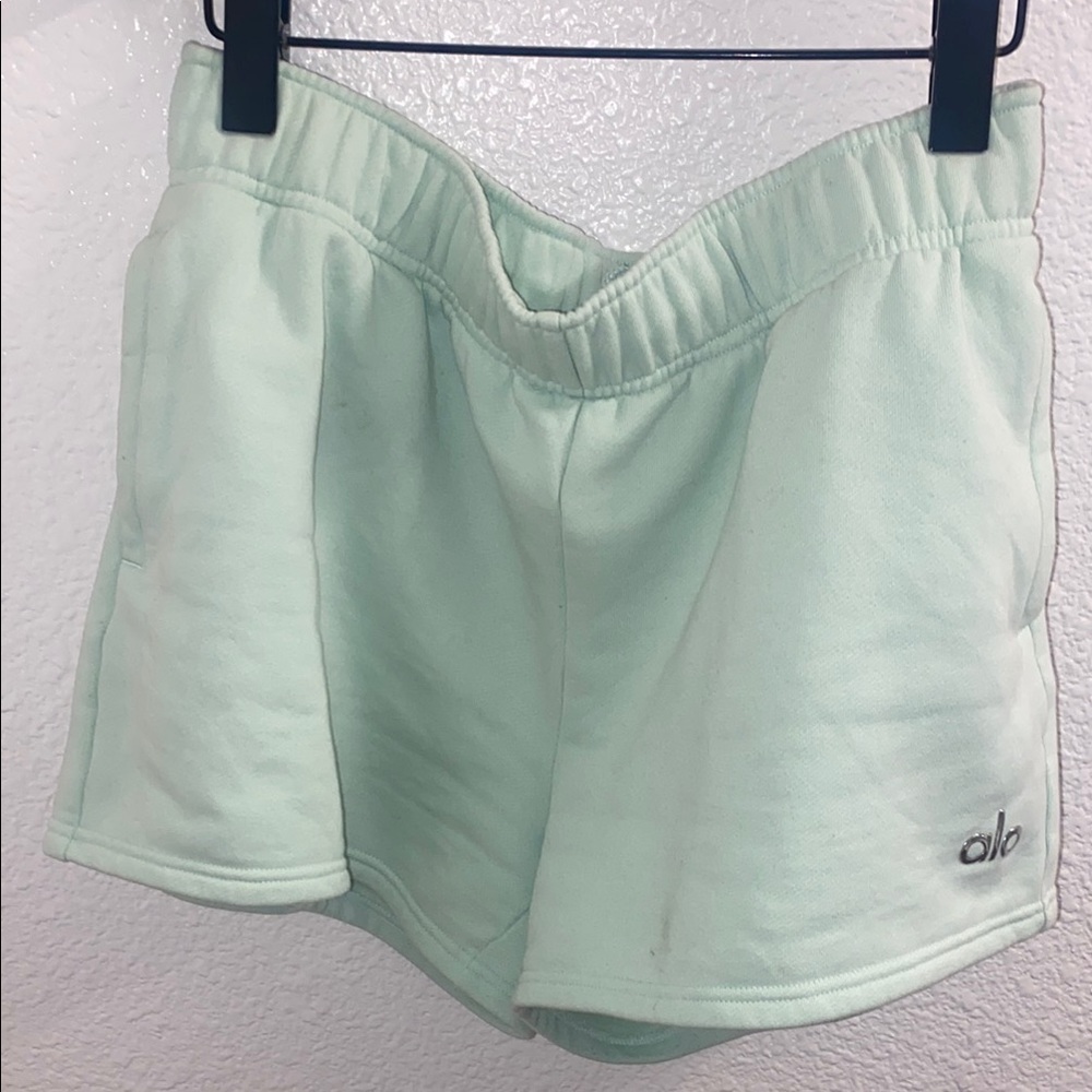 ALO Yoga Women's Spearmint Accolade Shorts